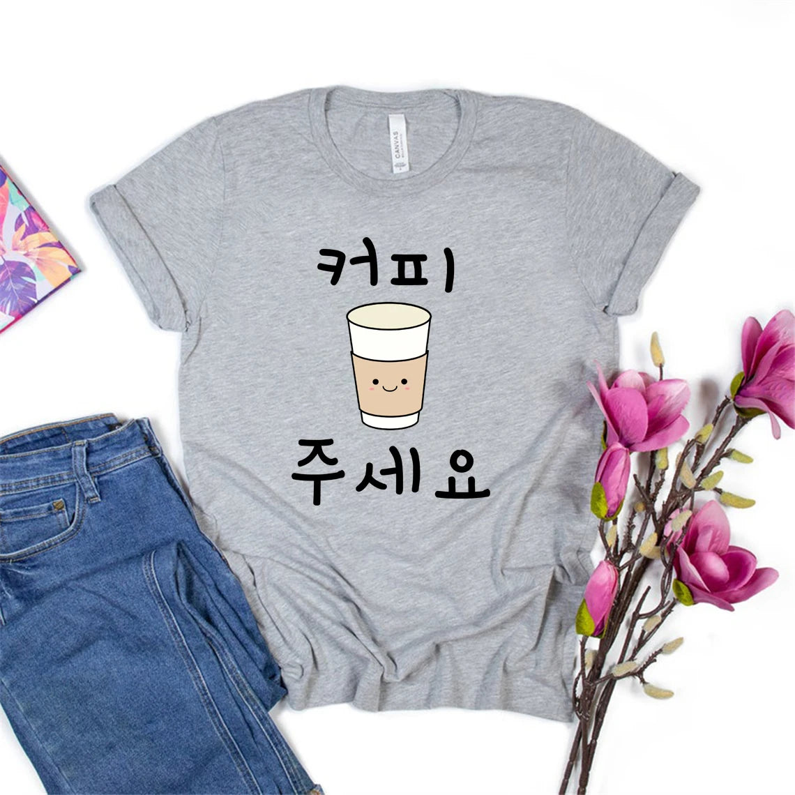 Camiseta Coffee Please em Hangul Feminina