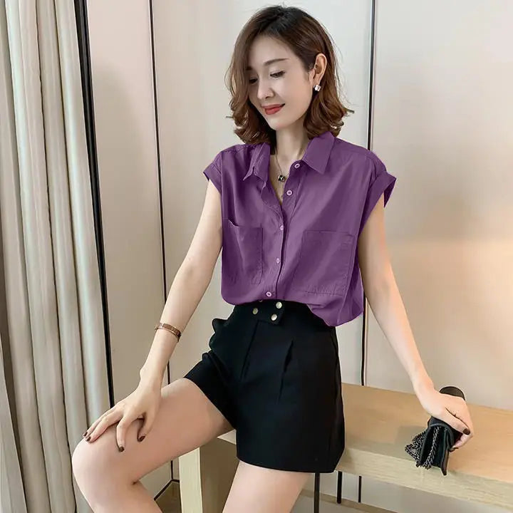 Camisa Feminina Sem Manga com Bolsos