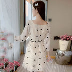 Vestido Curto Poá Delicado com Decote Quadrado