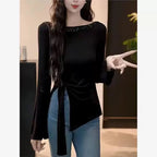 Blusa Feminina Assimétrica com Detalhe Brilhante
