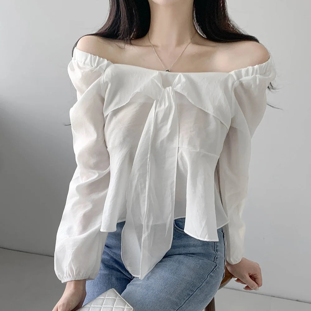 Blusa Feminina com Laço Frontal e Decote Quadrado